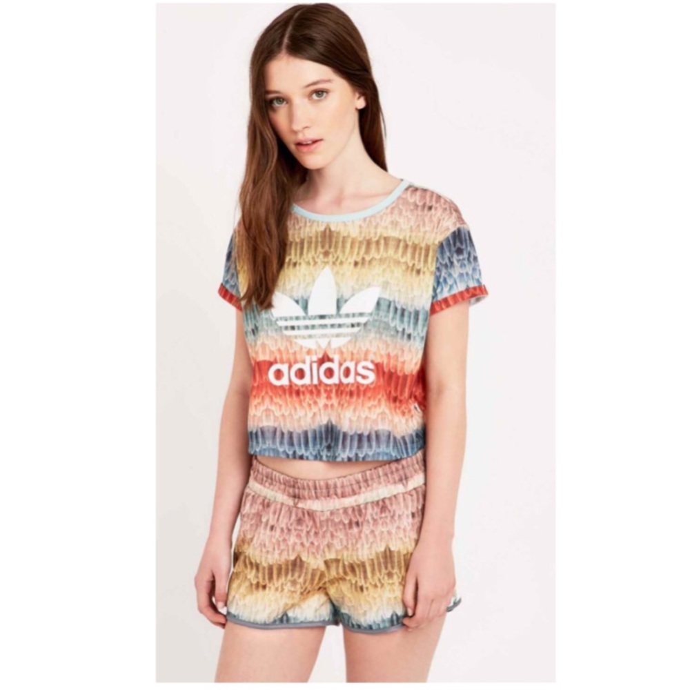 ADIDAS | Farm Menire Top & Shorts Set - Picture 2 of 10